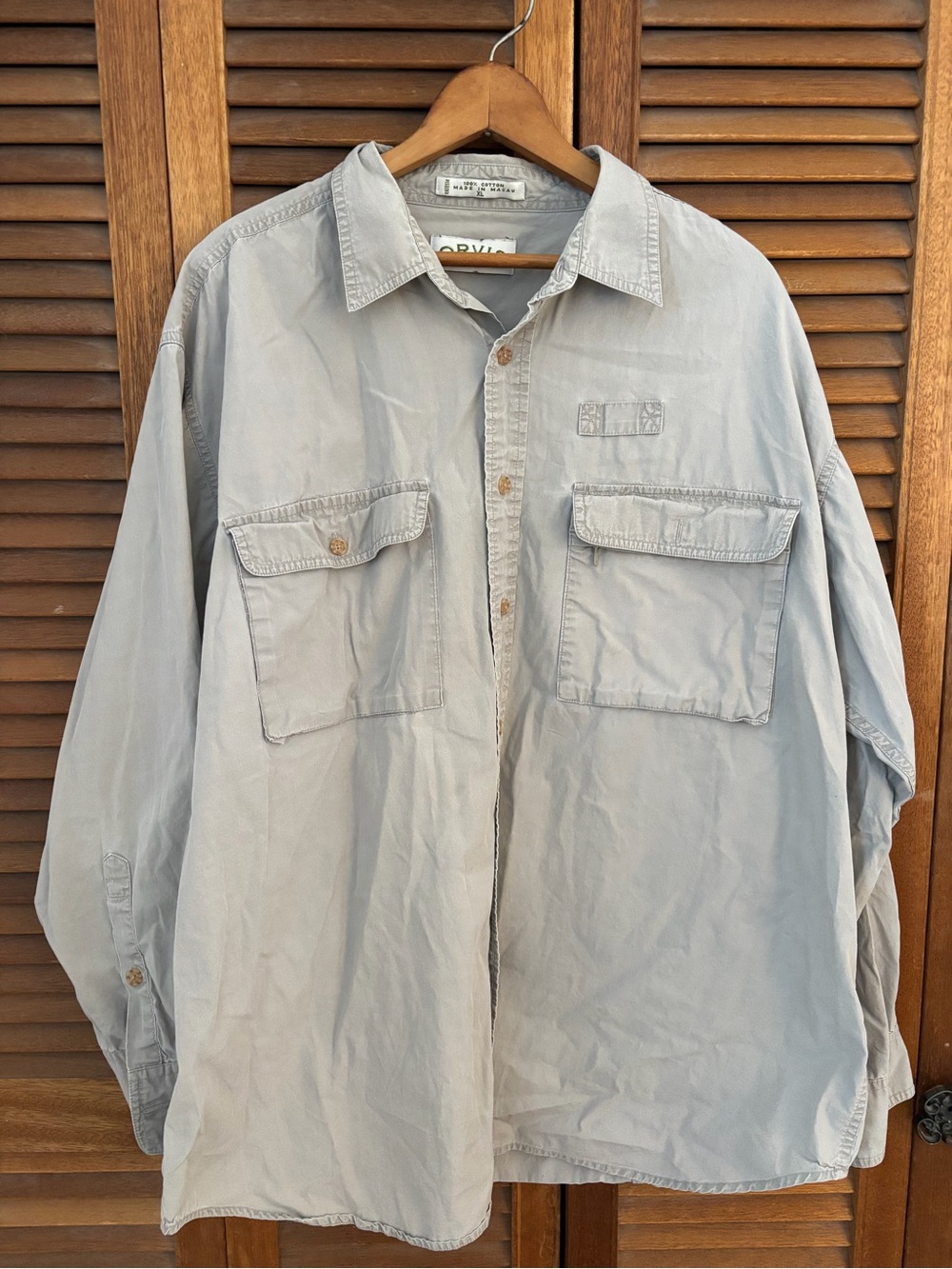 Orvis khaki Shirt with Olive Embroidered Logo me s XL 100% cotton